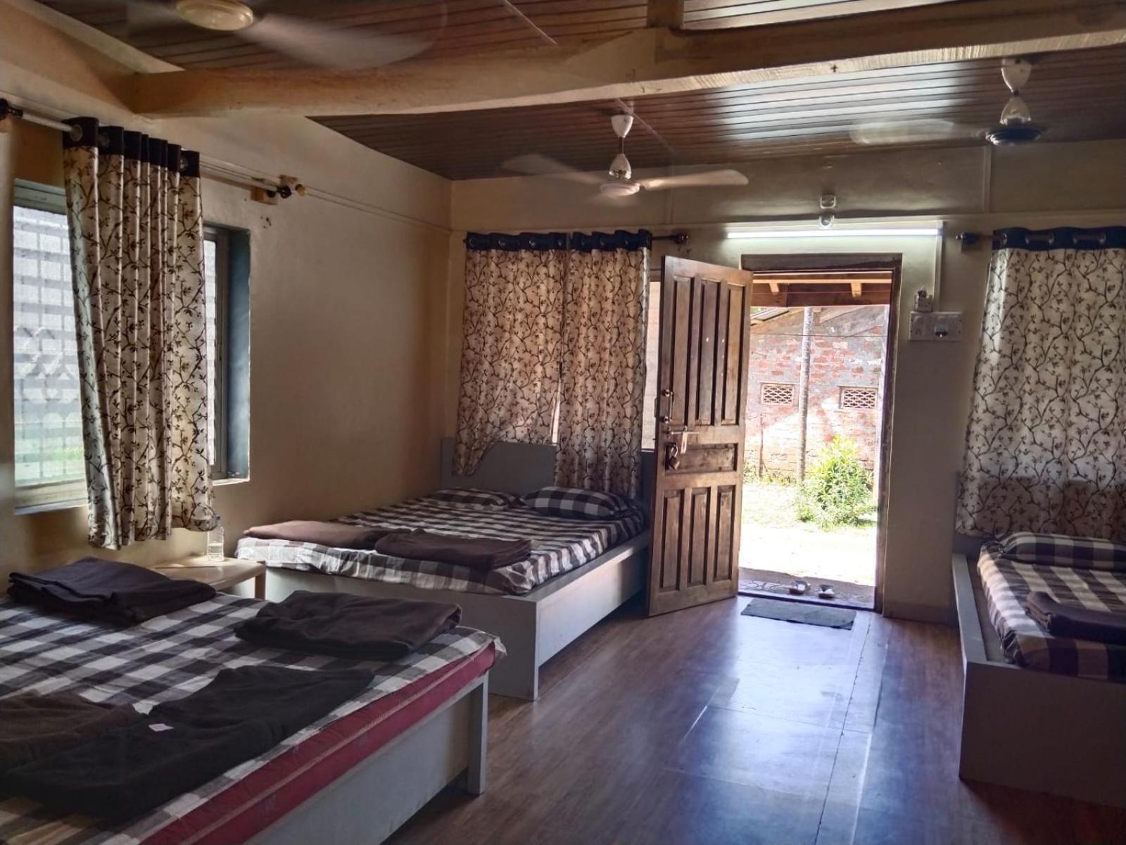 Dreamland Inn Beach Resort Dāpoli Exterior foto